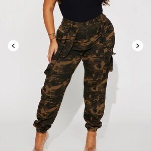 Fashion Nova California Cruising Camo Cargo Joggers